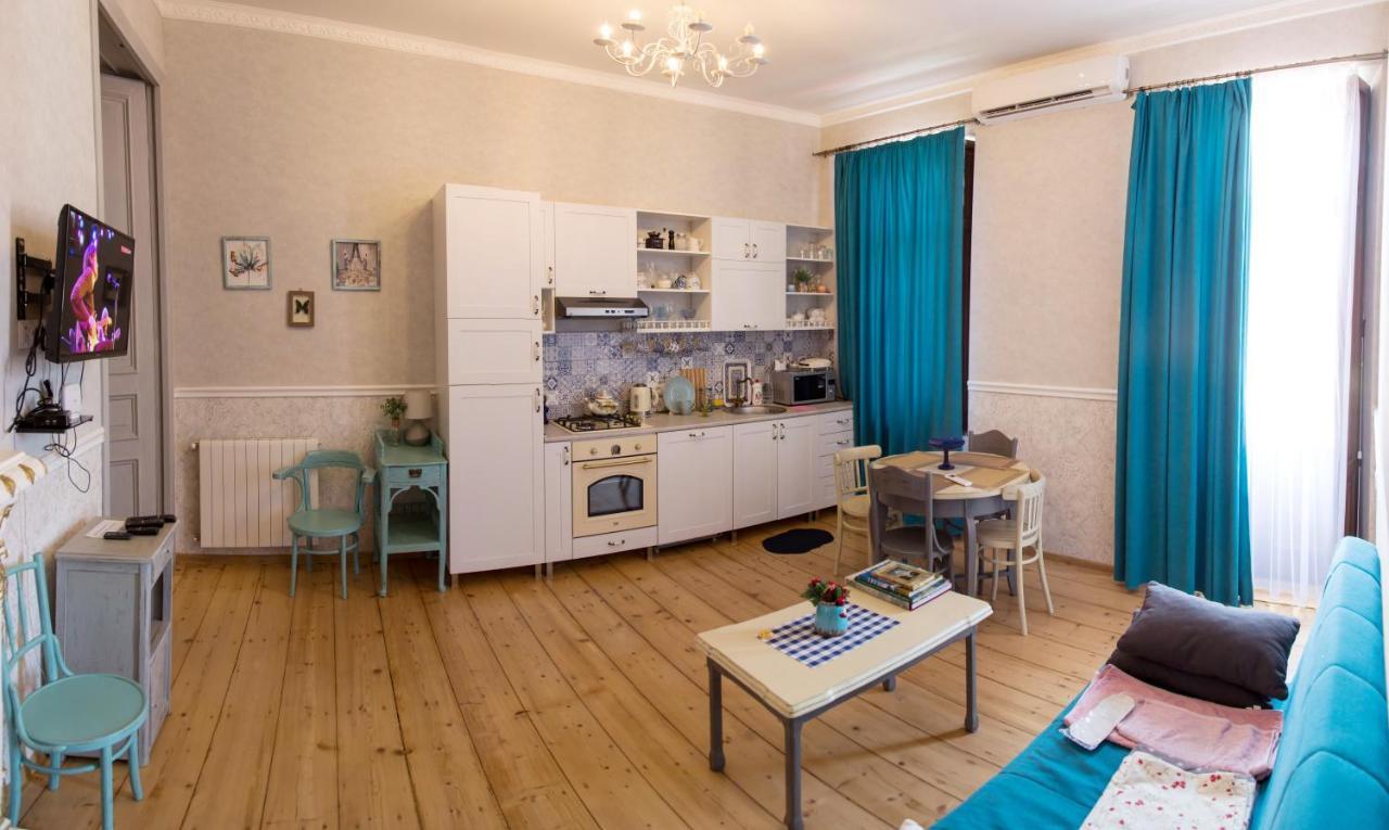 Apartament On Aghmashenebeli 26 第比利斯 外观 照片