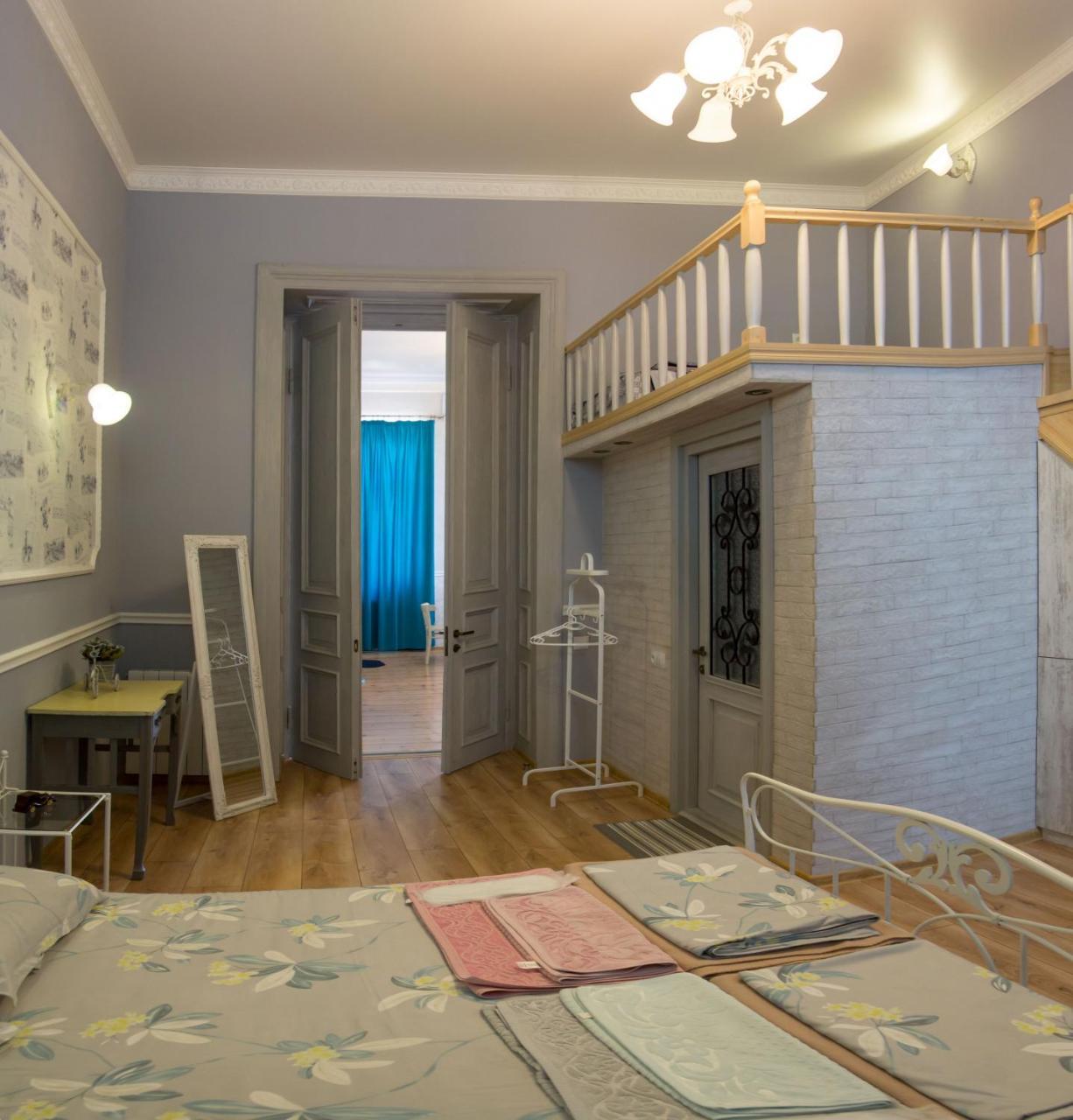 Apartament On Aghmashenebeli 26 第比利斯 外观 照片