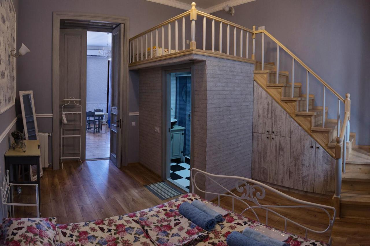 Apartament On Aghmashenebeli 26 第比利斯 外观 照片
